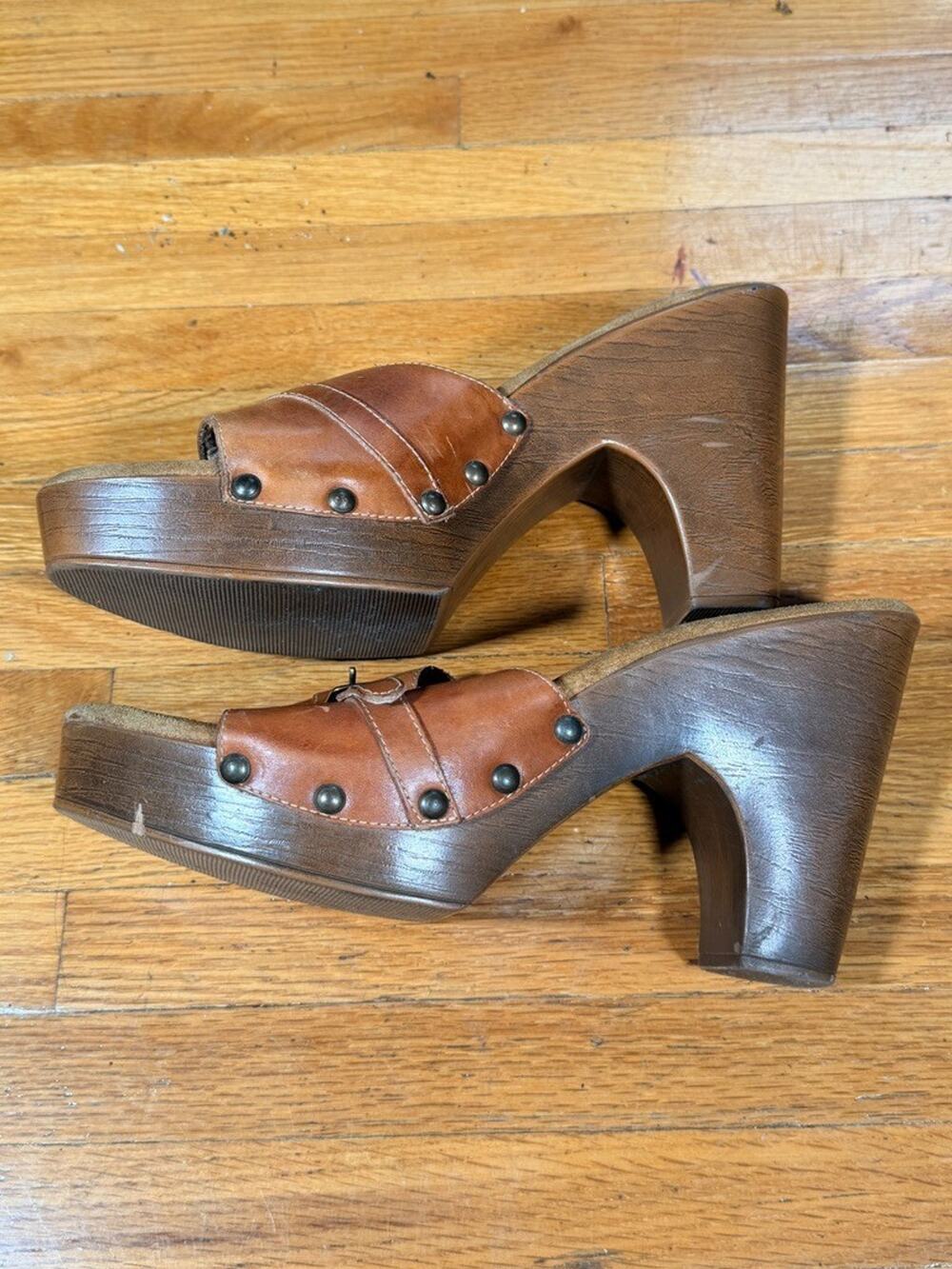 White Mountain Women’s Brown Studded Platform Clog Mule Sandals Size 10M